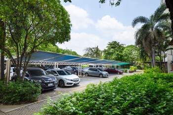 lasalle suites hotel and residence