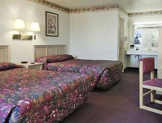 Super 8 By Wyndham Fredericksburg,Fredericksburg>>Bexar County,2 star