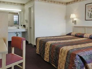 Super 8 By Wyndham Fredericksburg,Fredericksburg>>Bexar County,2 star