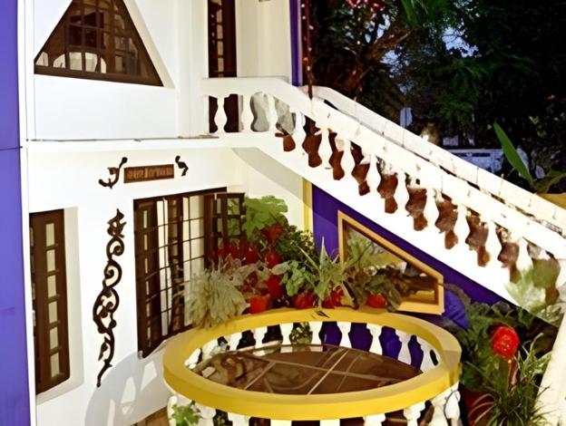 the ronil royale hotel