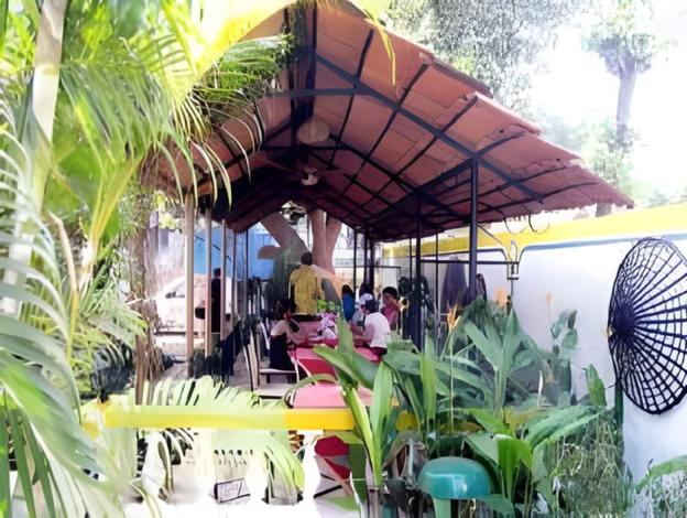 the ronil royale hotel