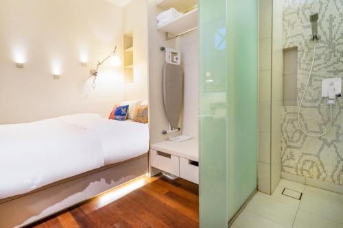 the daulat by hotel calmo