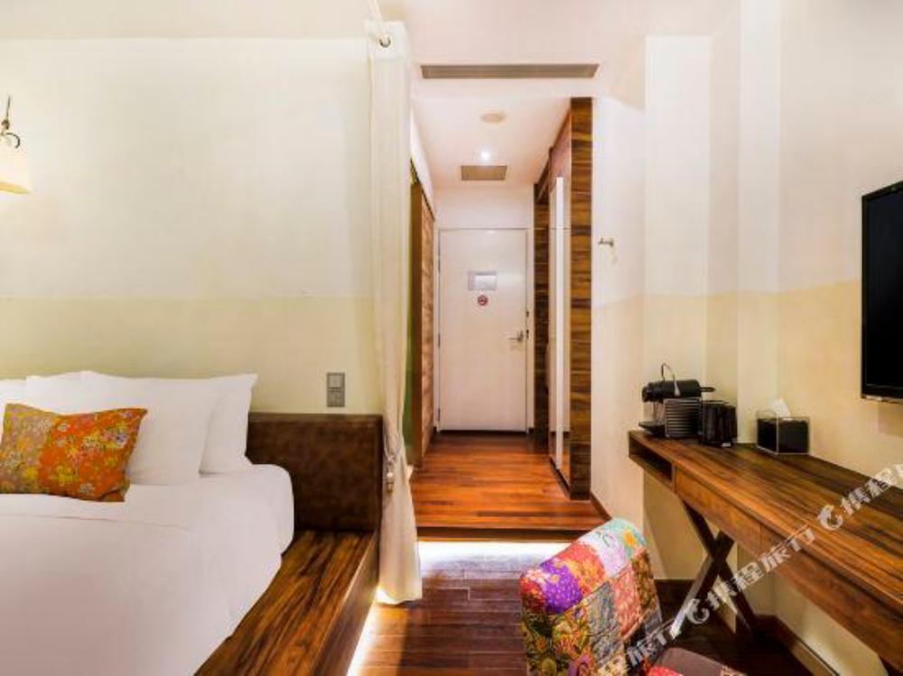 the daulat by hotel calmo