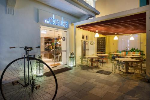 the daulat by hotel calmo