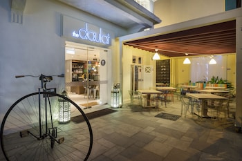 the daulat by hotel calmo