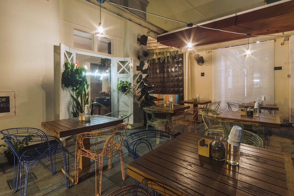 the daulat by hotel calmo