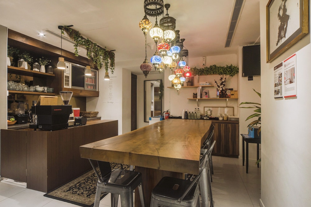 the daulat by hotel calmo