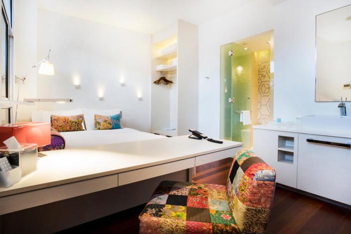 the daulat by hotel calmo