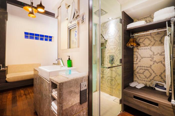 the daulat by hotel calmo