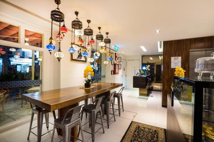 the daulat by hotel calmo