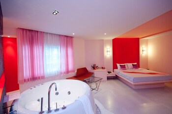 siam paradise entertainment complex