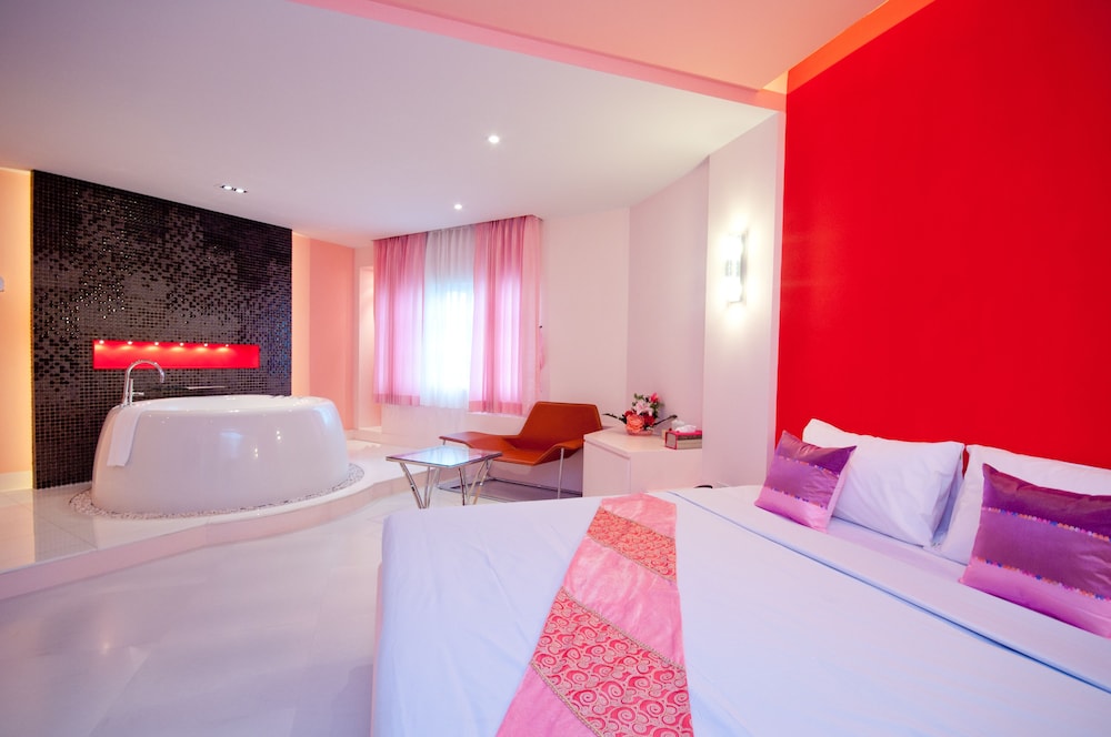 siam paradise entertainment complex