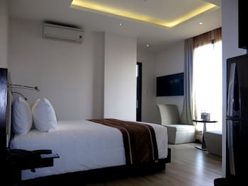 dana pearl hotel