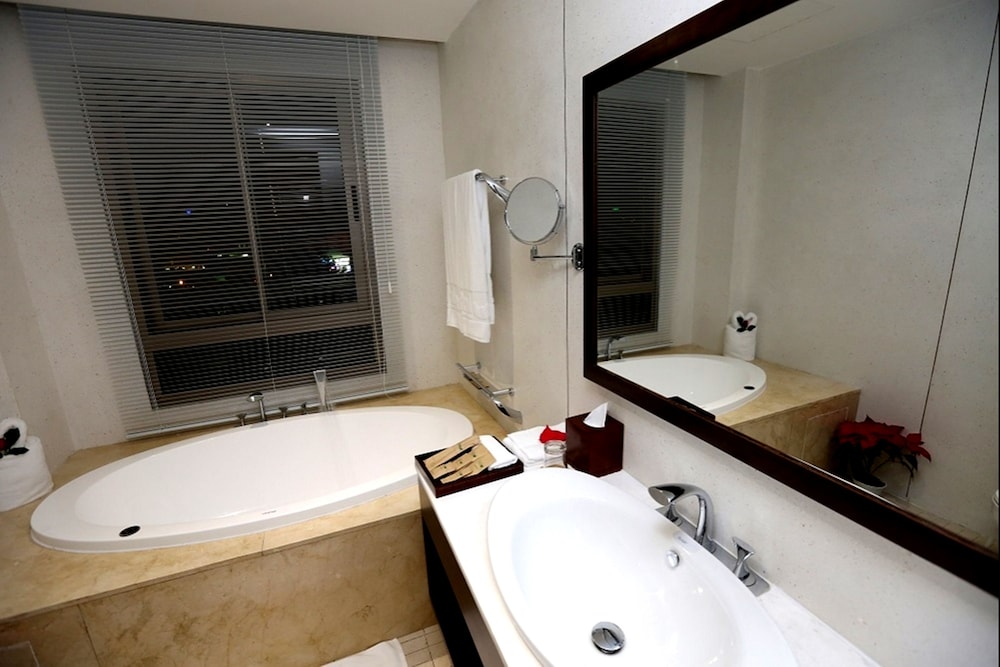 dana pearl hotel