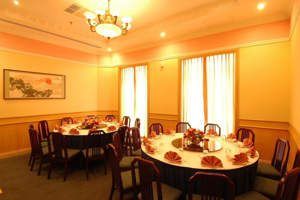 the paramount hotel