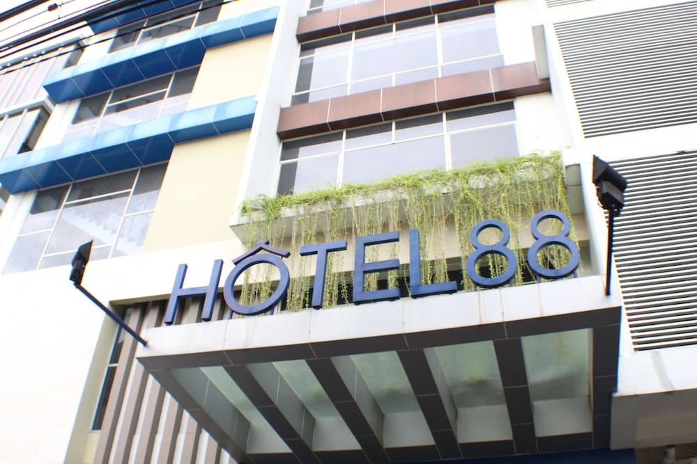 hotel 88 embong kenongo by wh