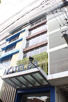 hotel 88 embong kenongo by wh