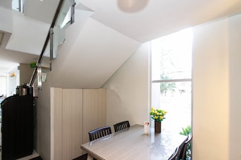 Hotel 88 Embong Kenongo By Wh,Surabaya>>Malang,4 star