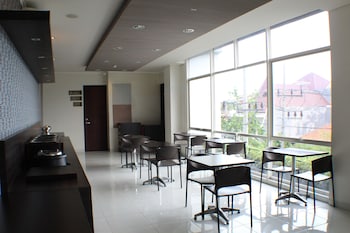 hotel 88 embong kenongo by wh