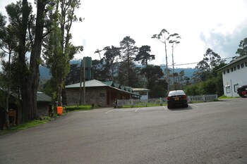 nuwara eliya golf club
