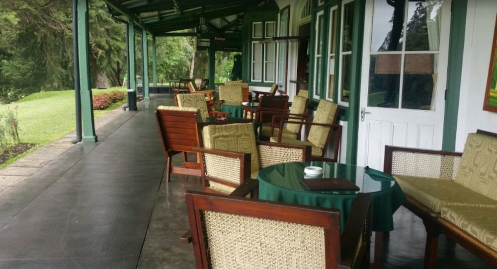 nuwara eliya golf club