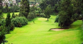 nuwara eliya golf club