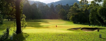 nuwara eliya golf club