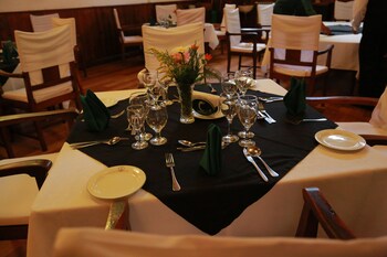 nuwara eliya golf club