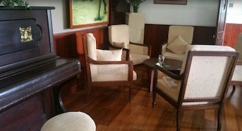 nuwara eliya golf club