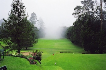nuwara eliya golf club