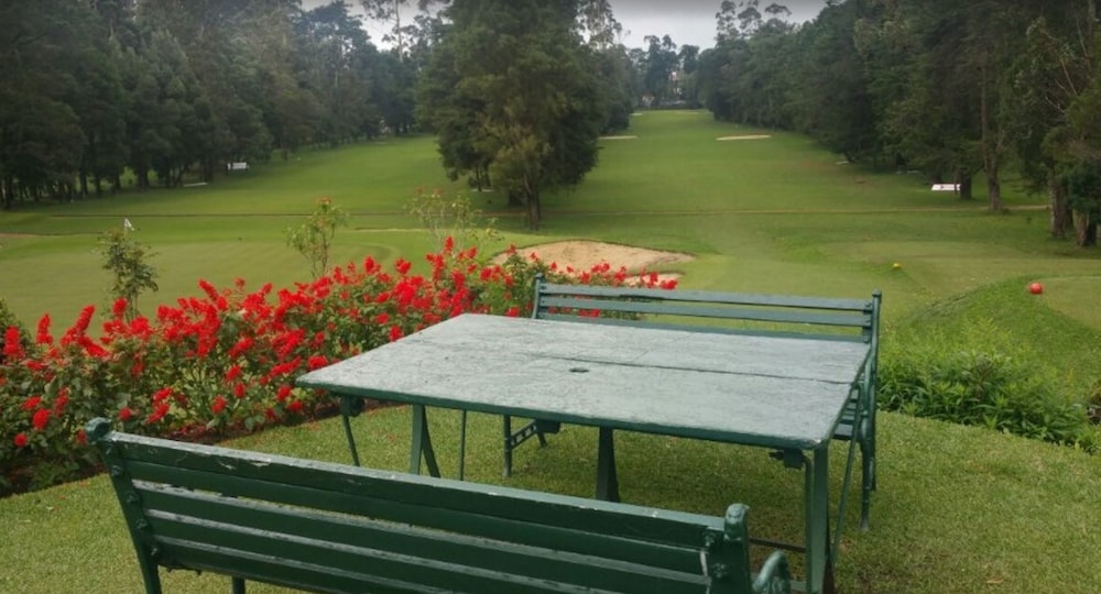 nuwara eliya golf club