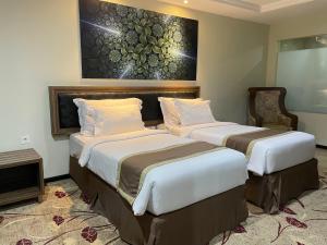 travellers hotel phinisi