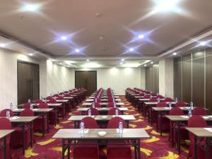 travellers hotel phinisi