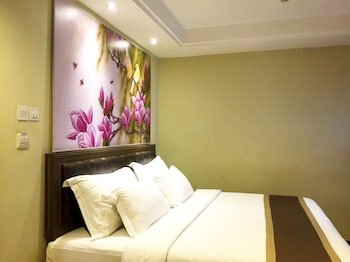 travellers hotel phinisi