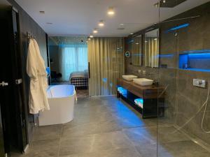 harmony hotel