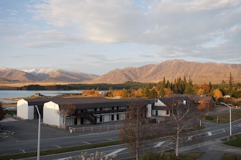 lake tekapo