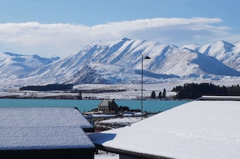 lake tekapo