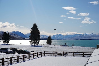 lake tekapo