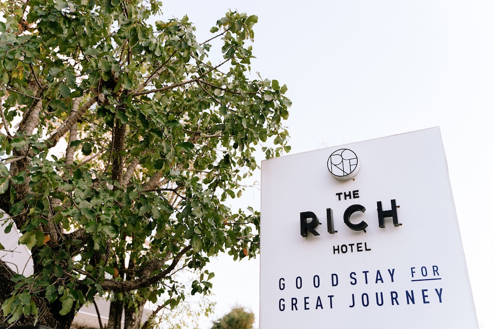 the rich hotel korat