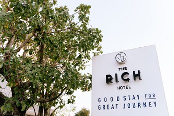 the rich hotel korat