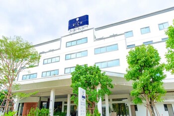 the rich hotel korat