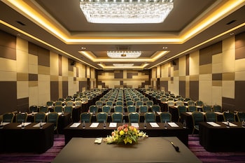 the rich hotel korat