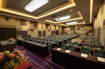 the rich hotel korat