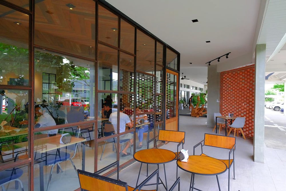 the rich hotel korat