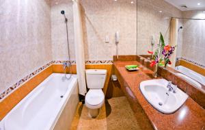 bamboo green riverside hotel