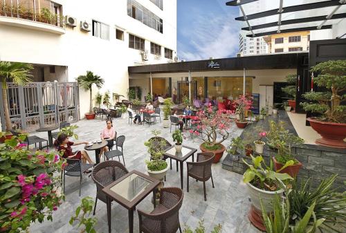 bamboo green riverside hotel