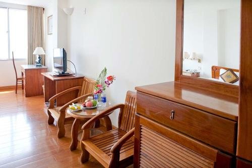 bamboo green riverside hotel