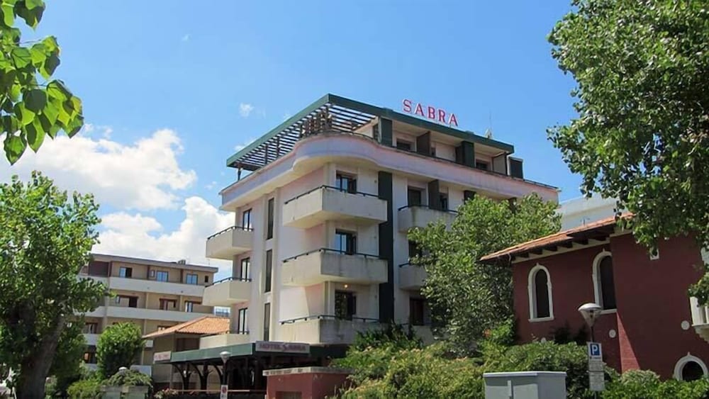 hotel sabra