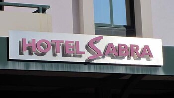 hotel sabra