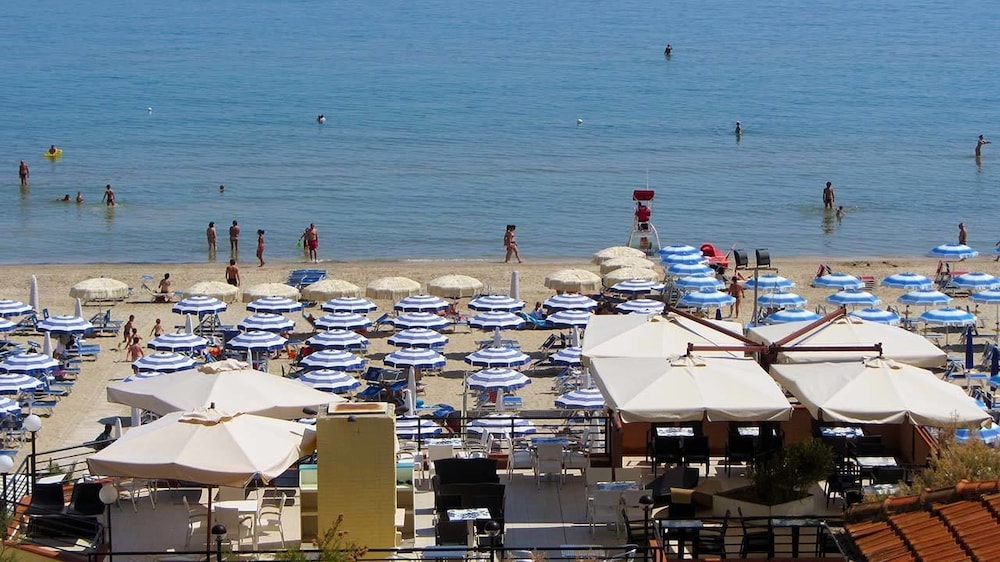 hotel sabra